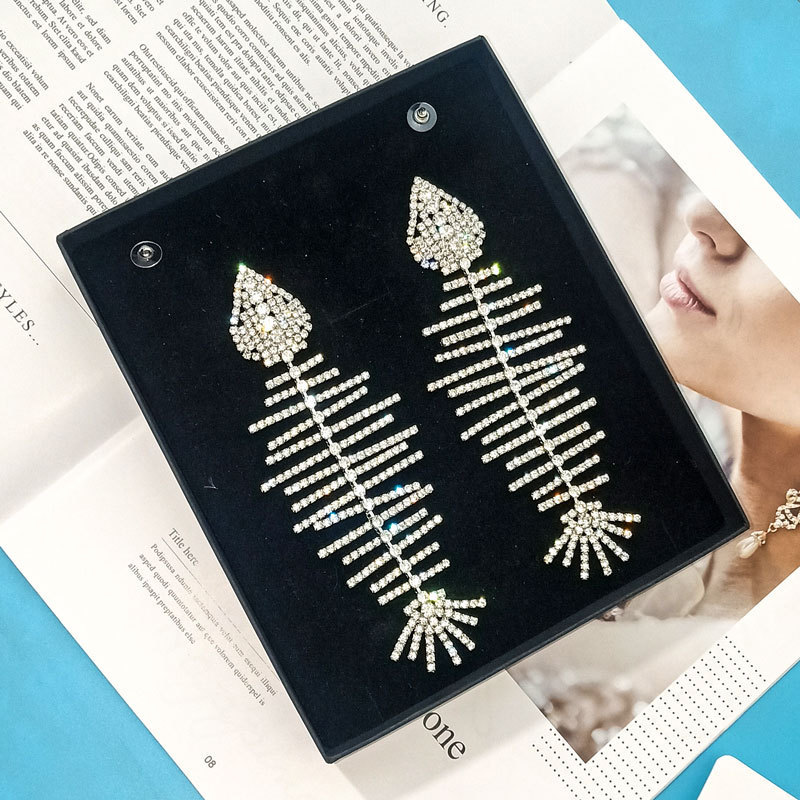 Luxury Design Bohemian Style Jewelry Shiny Rhinestone Fish Bone Charm Dangle Earrings For Women
