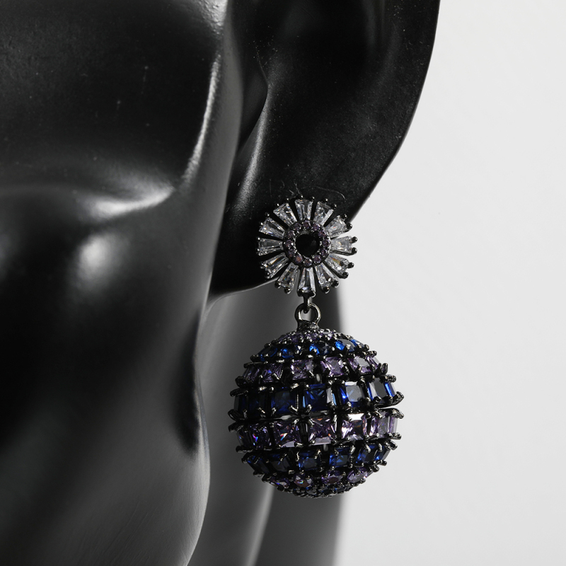 2021 Trend Jewelry Black Gun Plated Brass Zircon Exaggerated Large Big Statement Stud Post Earrings For Women