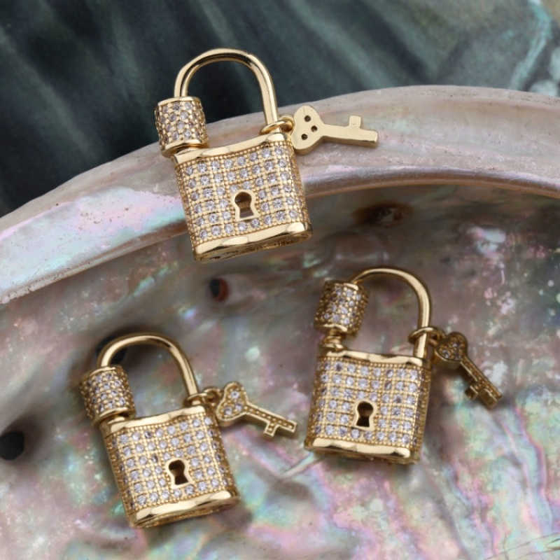 Wholesale Korean Fashion Custom Gold Plated Zircon Copper Lock Design Carabiner Jewelry Accessory for Bracelet Necklace Making