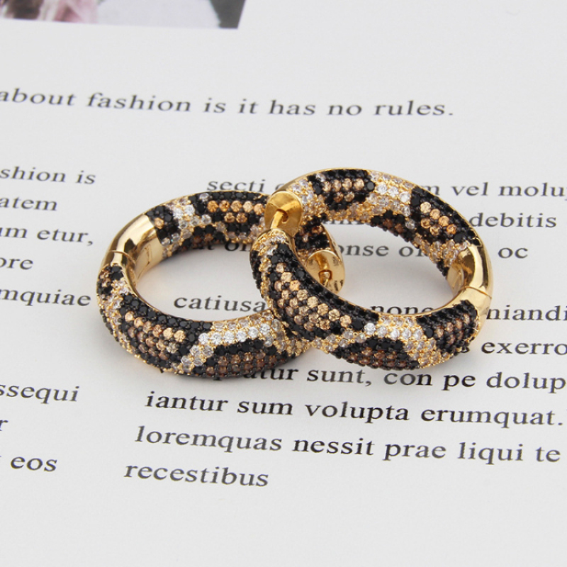 Luxury Design 18 K Gold Plated Zircon Python Lines Huggie Earrings for Women 2021