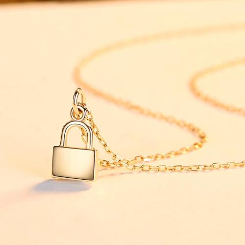 Wholesale Women Fashion Accessories High Quality 24K Gold Plated Simple Lock Shape Design Charm Chain Jewelry Pendant Necklace
