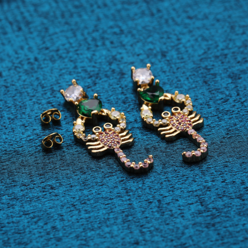 New Popular Simple Delicate Women Earrings Gift Trendy Girls Maple Scorpions Shape Stud Earrings