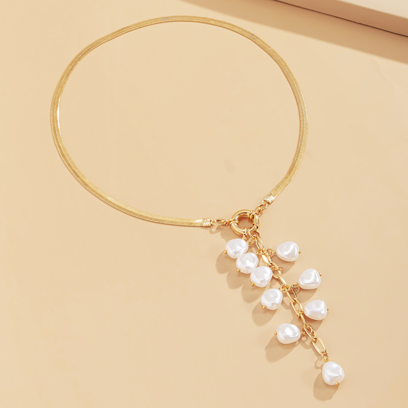 New Fashion Baroque Court Style Imitation Pearl Tassel Jewelry Retro Geometry Flat Snake Bone Necklace