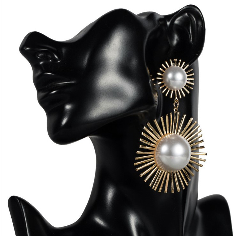 New Arrival Pearl Hollowed Flowers Personalized Exaggerated Over Sized Fashion Pendant Earrings