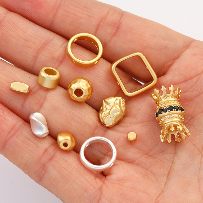 Wholesale Manufacture Factory Custom Jewelry Gold Plating DIY 18k Gold Plated Copper Bracelet Beads Hollow Horns Accessories