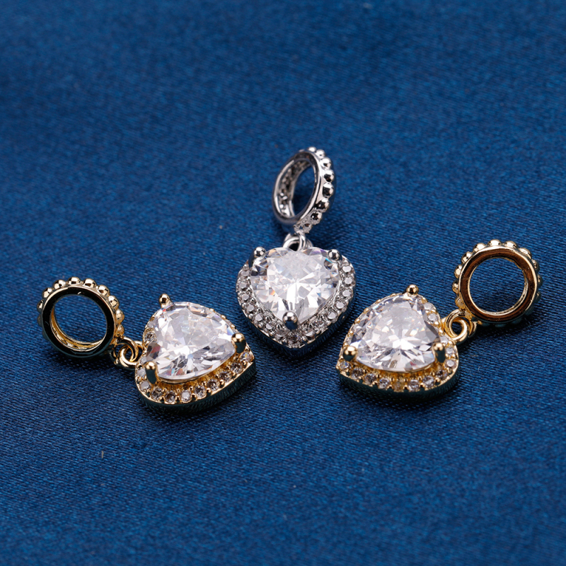 In Stock New Coming  Heart Series Micro Pave Shiny Pendant For Gift