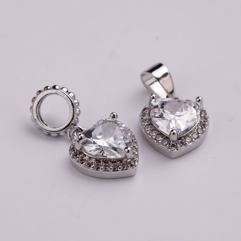In Stock New Coming  Heart Series Micro Pave Shiny Pendant For Gift