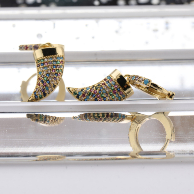 Fashionable Elegant  Brass Zircon  Design Cow Horn Earrings for Women and Girls