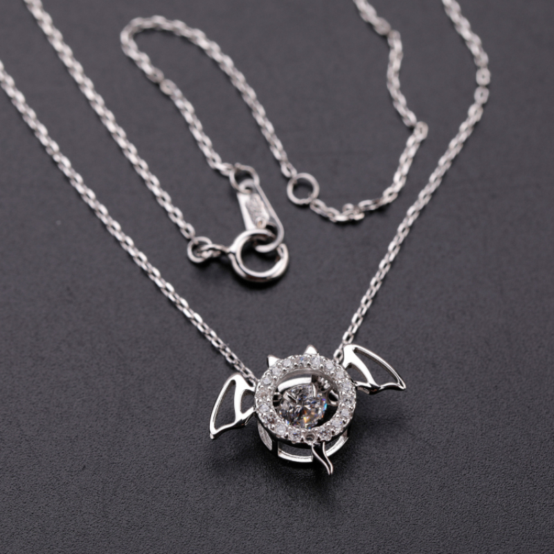 2021 Classic Design Womens Gift Crystal Micro Pave Lightning Bat Pendant Necklace with Chain