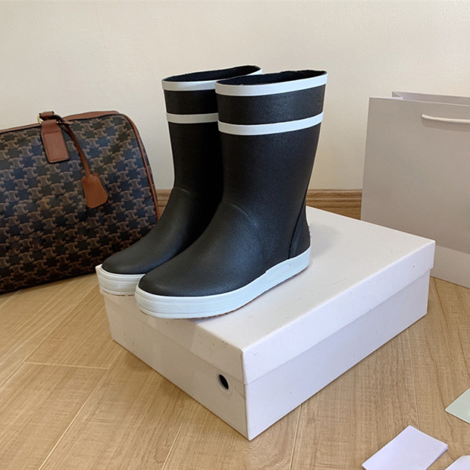 New Style Fashionable Middle Tube Waterproof and Anti-slip Women's Rain Boots