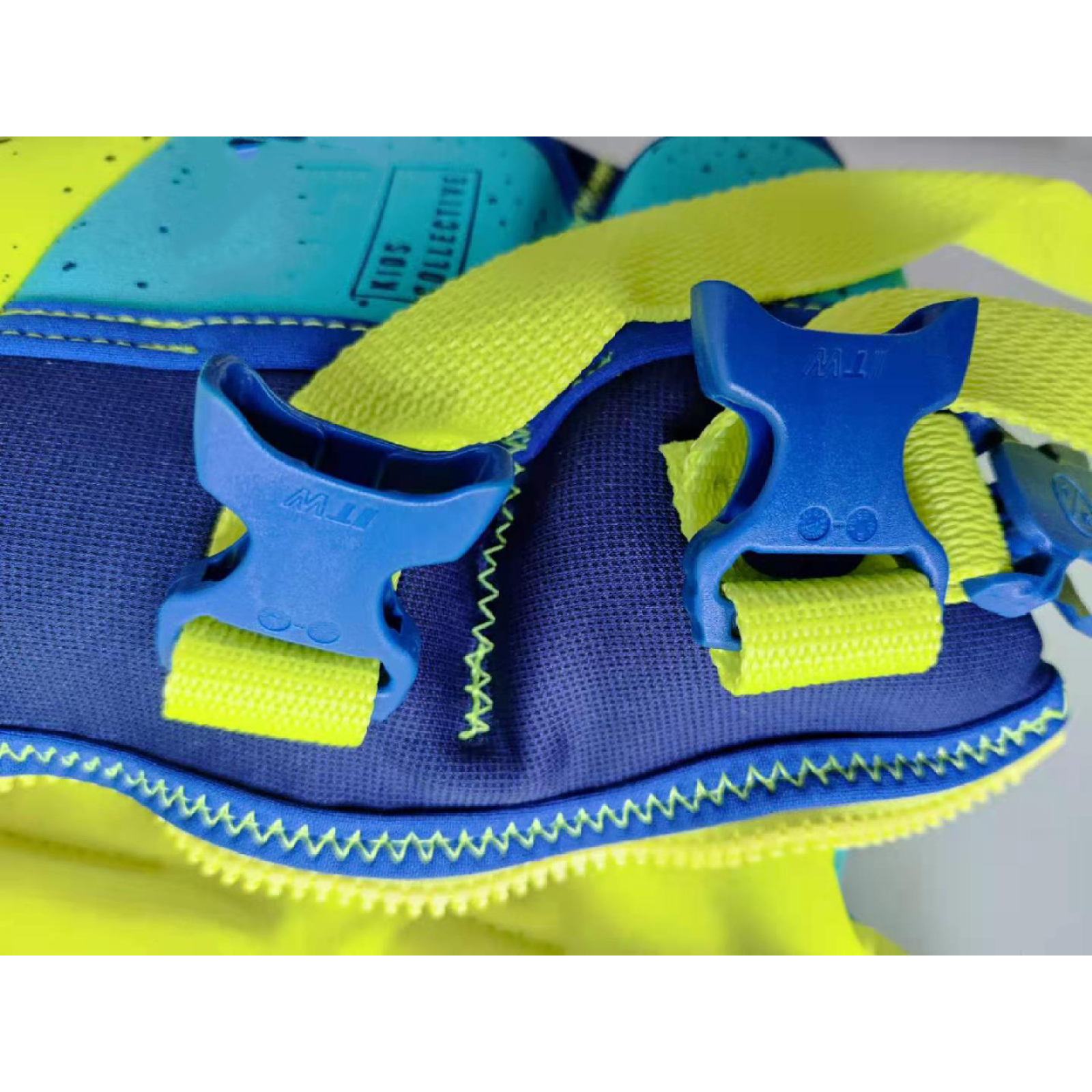 2021 Water safety floatable Neoprene Safety Life Vest Kids Swimming Jacket