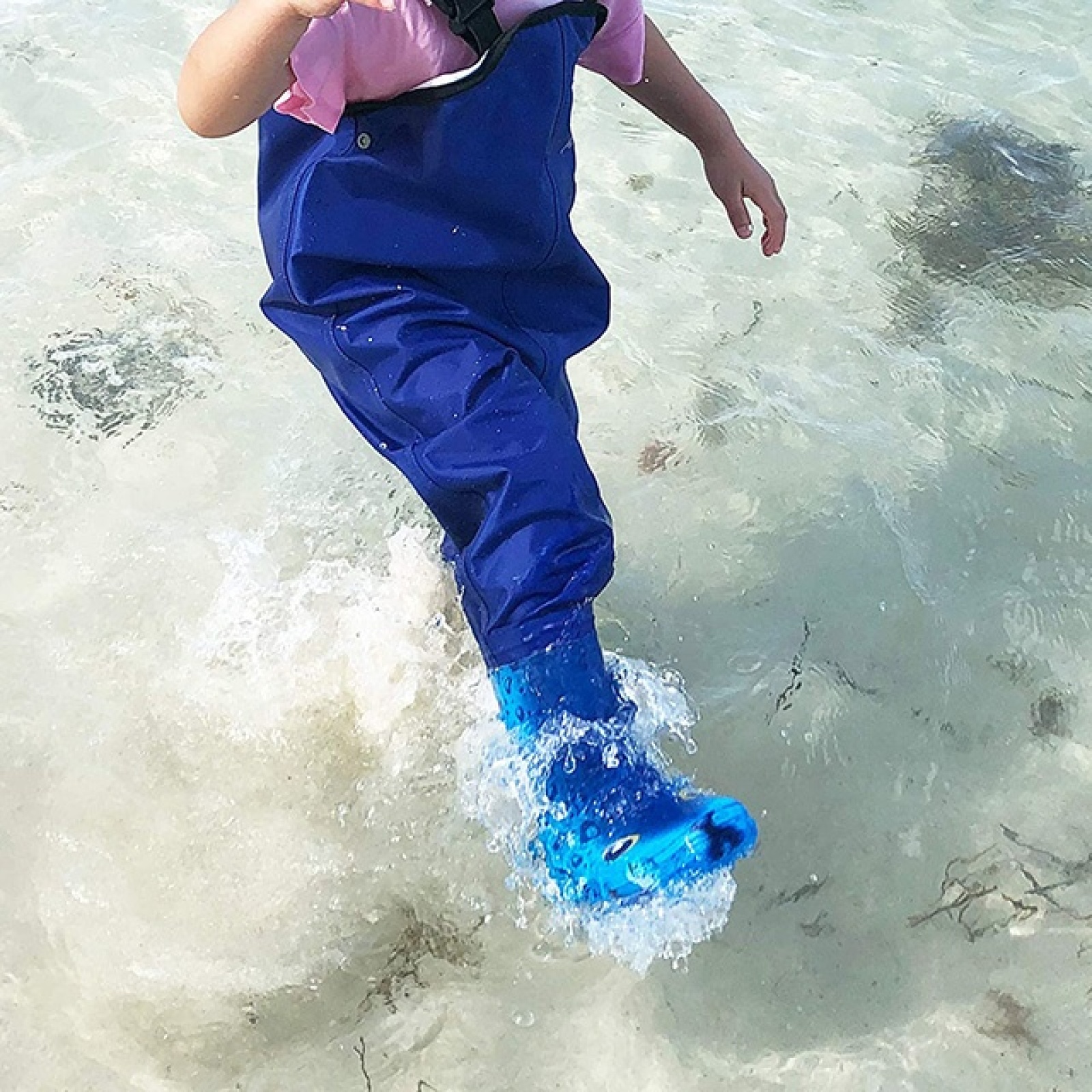 Kids Bootfoot Lightweight Chest Waders  2ply Nylon PVC Waterproof Fishing Hunting Children Waders with Boots