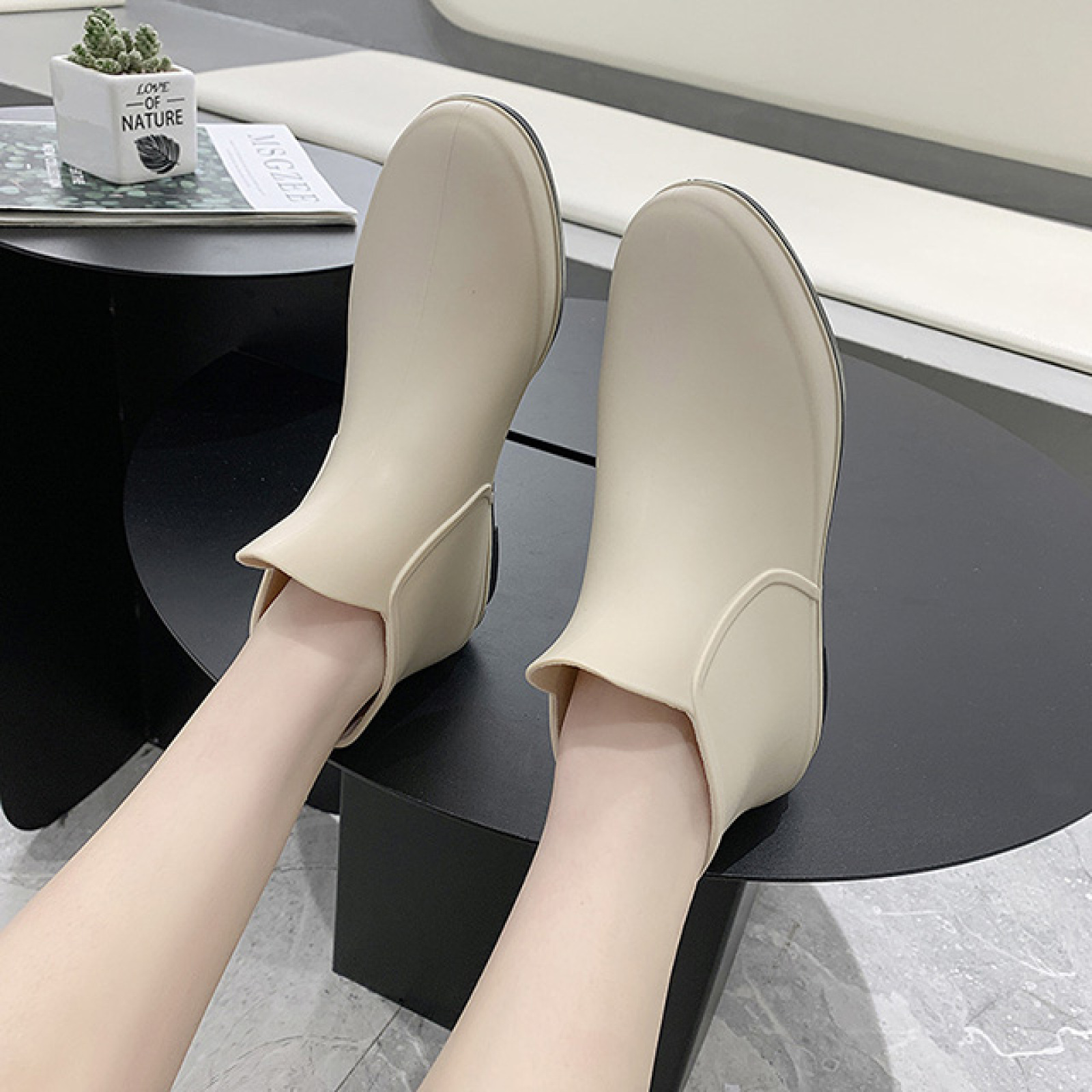Fashionable Women's Waterproof PVC Rain Shoes Non slip Restaurant Work Shoes