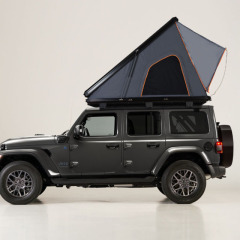 Self-drive Camping Hardshell Two-person Triangular Car Rooftop Tents Customized Wholesale