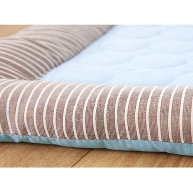 Summer Ice Silk Pet Mat Washable Pet Cooling Mat Dog Cat Sleeping Pet Nest