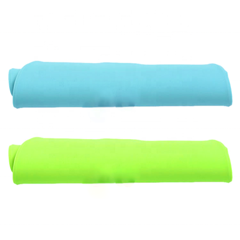 Super Design Pet Waterproof Placemat Bone Shaped Pet Feeding Mat Silicone Raised Lip Non Spill Dog Cat Bowl Mat