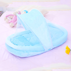 子供のための蚊帳が付いている夏の赤ん坊の巣のベッド、携帯用折る赤ん坊旅行ベッドのベビーベッドのベビーベッドの新生児の折り畳み式のまぐさ桶