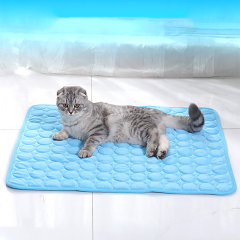 Colchoneta refrigerante lavable para perros (venta al por mayor), colchoneta refrigerante de seda de hielo, almohadilla refrigerante para mascotas para asientos de coche en interiores y exteriores