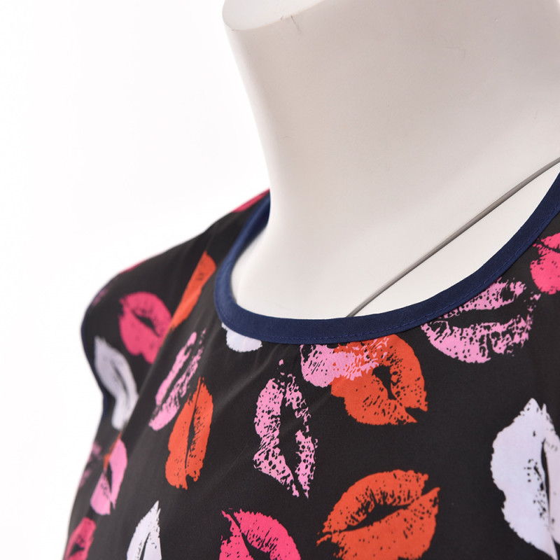 Hot Sale Reusable Women Clothing Protector Eating Bib Foldable Food Adult Bibs with No Crumb Cather