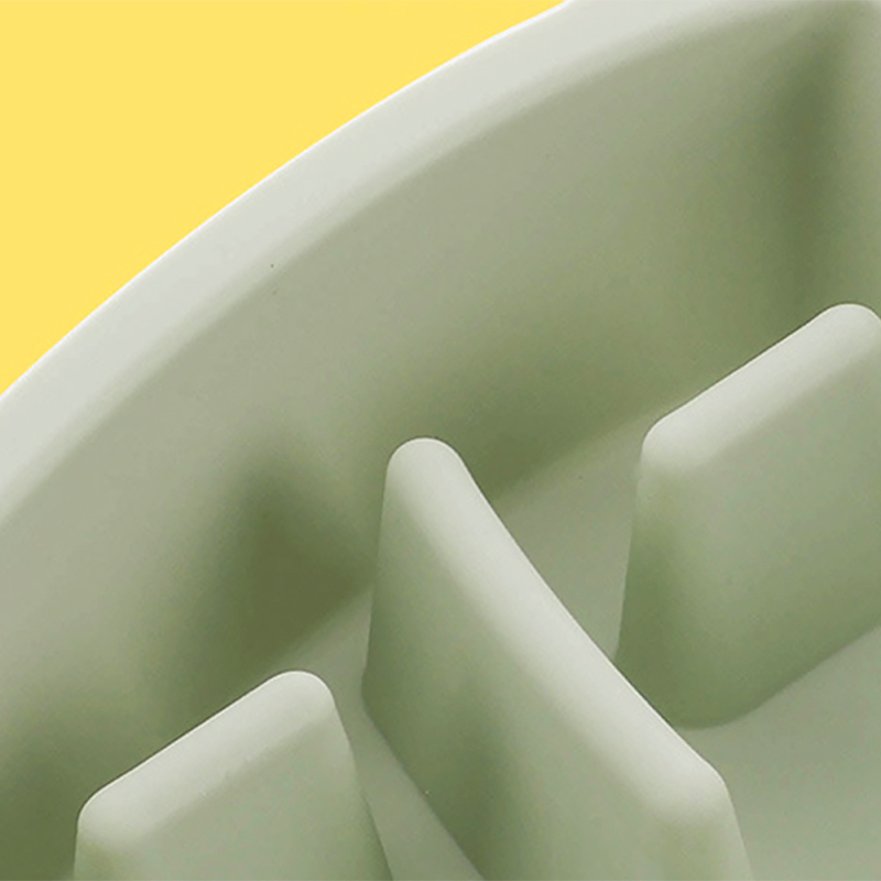 Wholesale Non Slip Puzzle Bowl Anti-Gulping Pet Slower Food Feeding Dishes Interactive Bloat Stop Dog Bowls