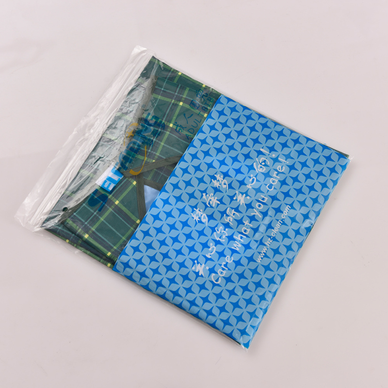 Hot Sale Reusable Adult Bib Washable Waterproof Mealtime Clothing Protectors with No Crumb Catcher