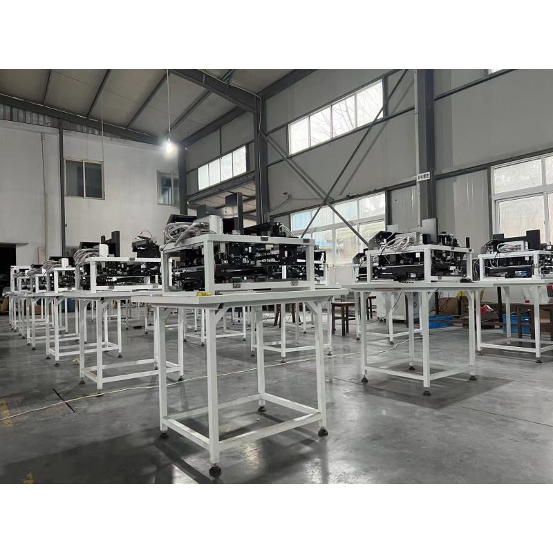 Intelligent bee larvae transfer machine