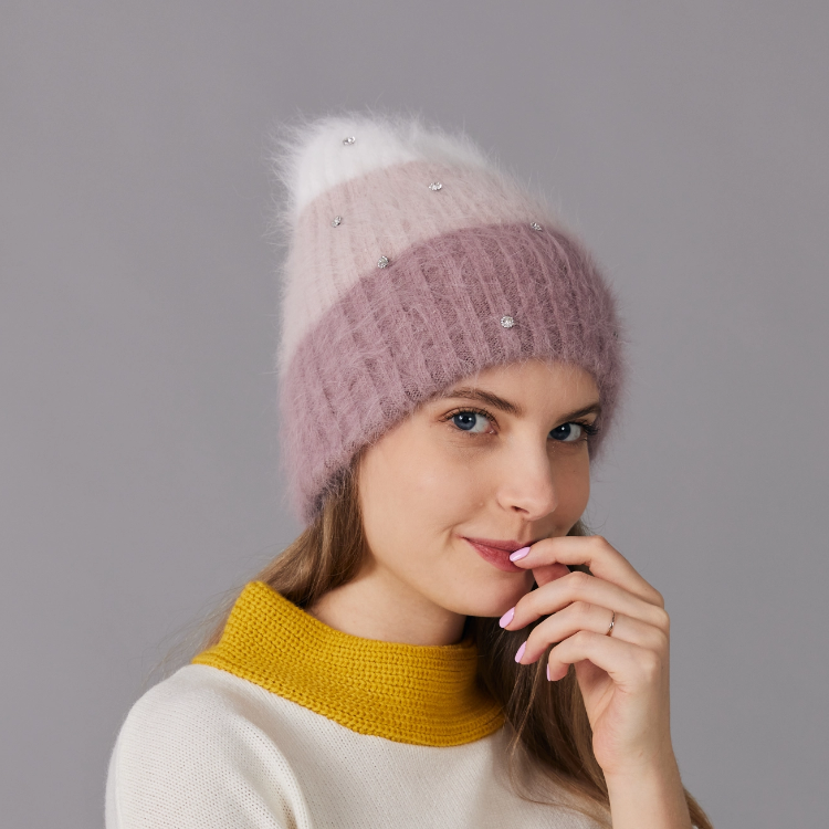 KNITTED HAT