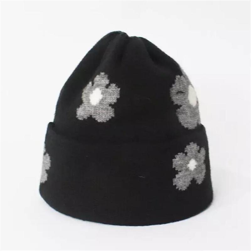 Acrylic Soft Winter Hat Women's Customized Logo Jacquard Flowers Men's and Women's Multicolor Flanging Winter Beanie