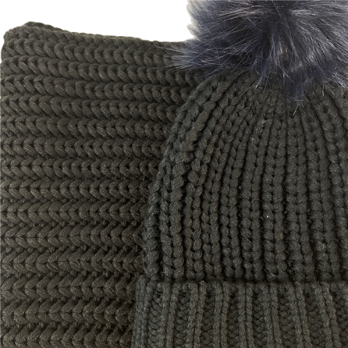 Wholesale embroidery logo 100% acrylic pompon knitting fashion OEM pea hat custom Winter Hat