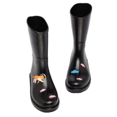 2022 Fashionable mid-tube waterproof shoes women rubber boots