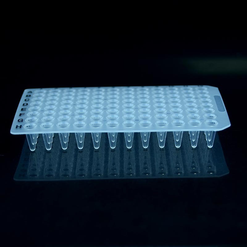 Placa de PCR sin faldón de 0.1 ml que se ajusta a bloques estándar de 96 pocillos