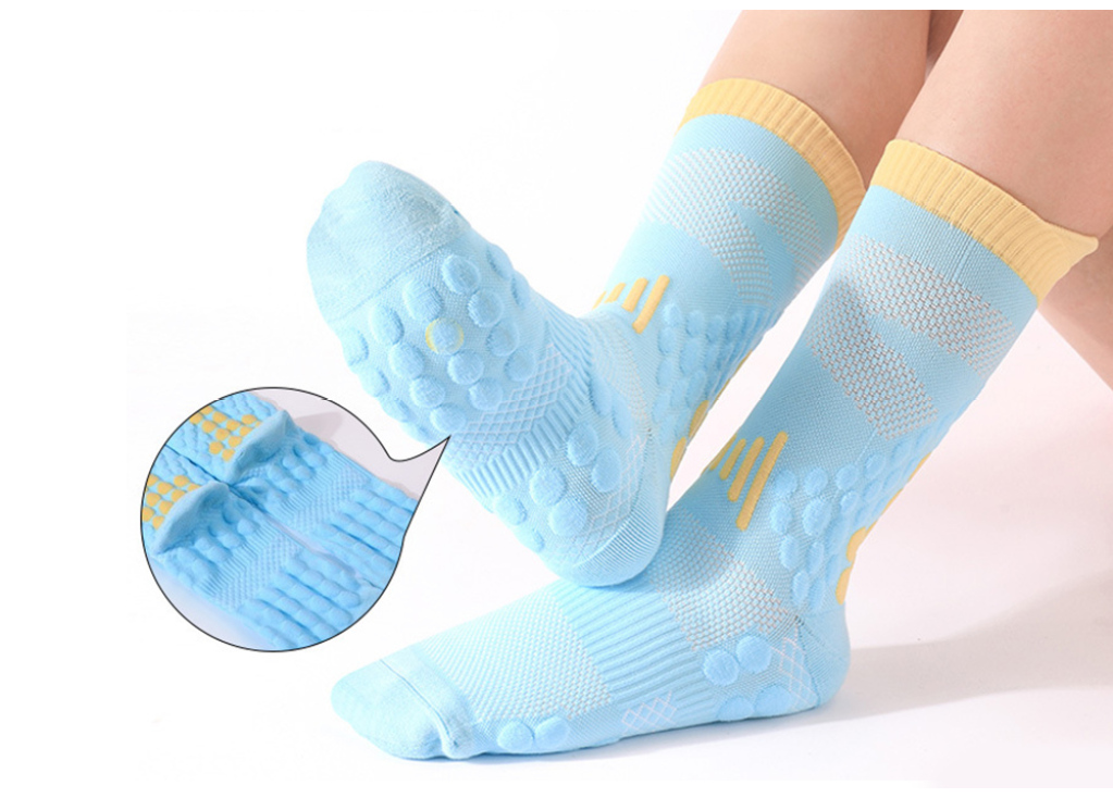 Compression Socks vs. Cushioned Sports Socks: Which Should You Choose?