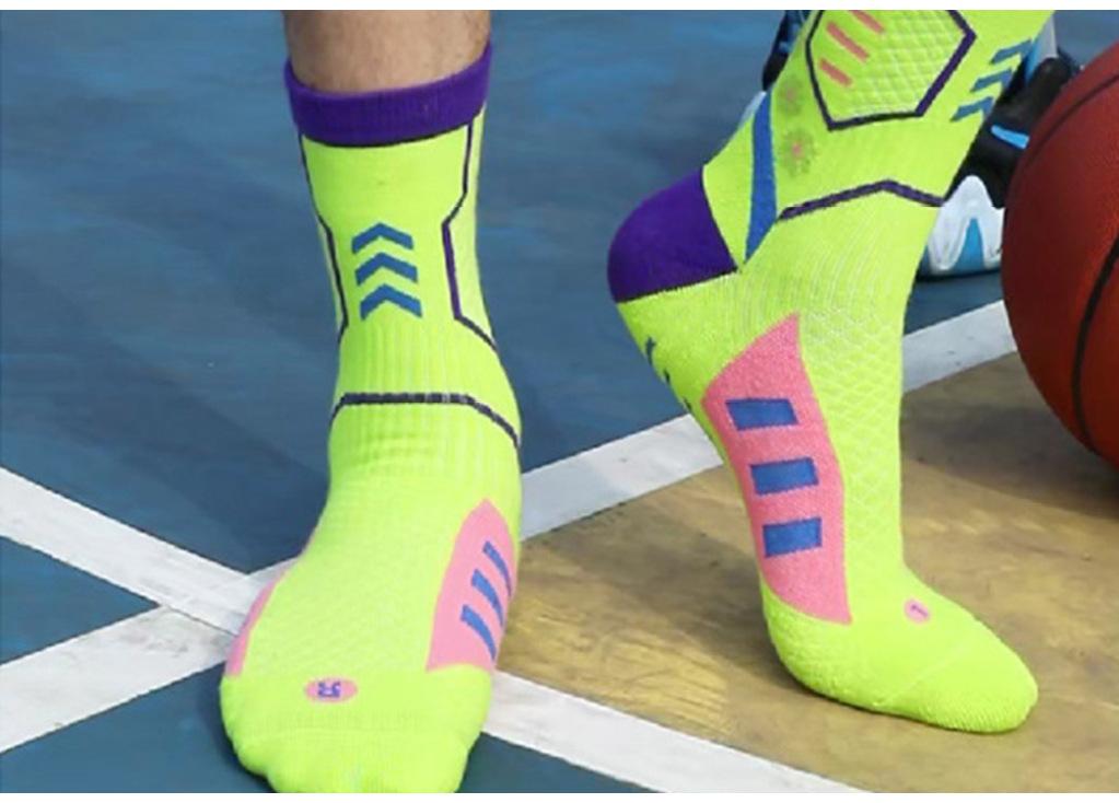 Left and Right Socks: Gimmick or Game-Changer?