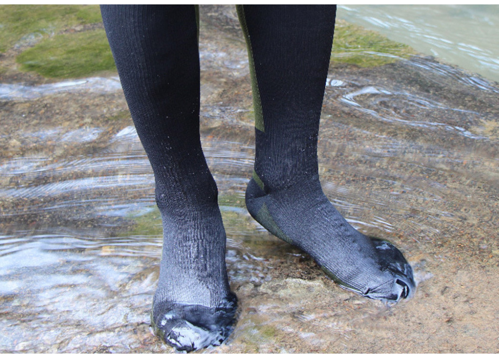 Morning dew Test: Why Do We Need Water Resistant Socks?