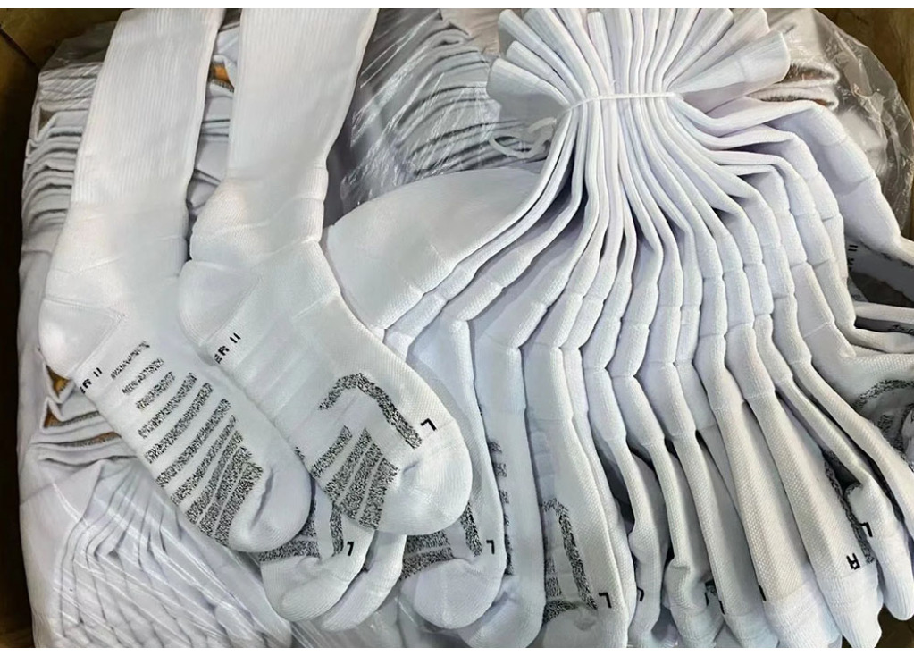 What Is Grip Yarn? A Simple, Professional Guide to Silicone, Latex, and TPU Anti-Slip Materials