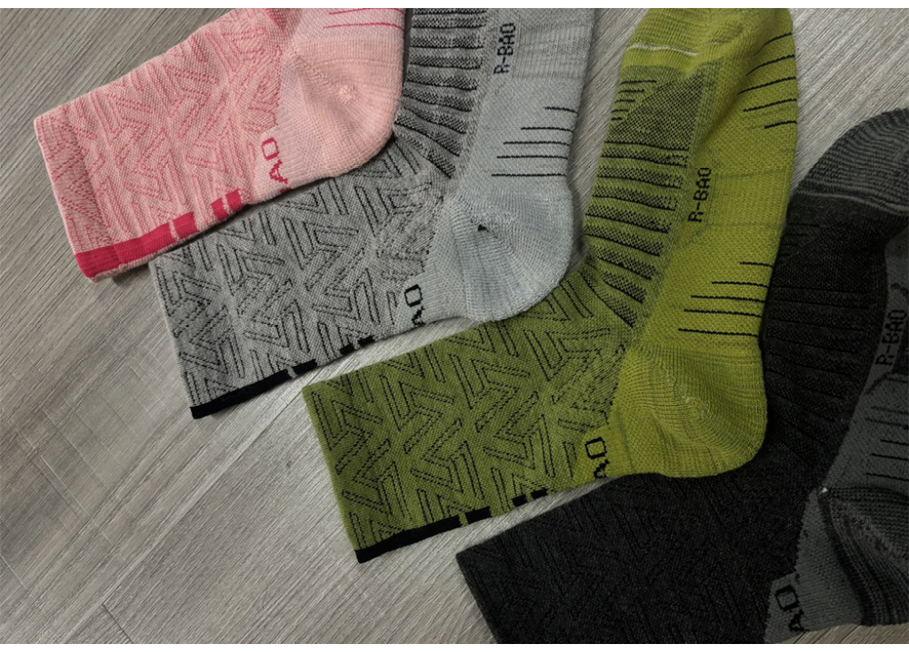 Wool Blend Socks Explained: Choosing the Right Materials for Running, Hiking, and Performance Wear