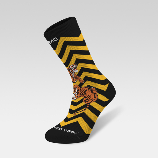 Yellow and black wavy line dangerous tiger 231201-11