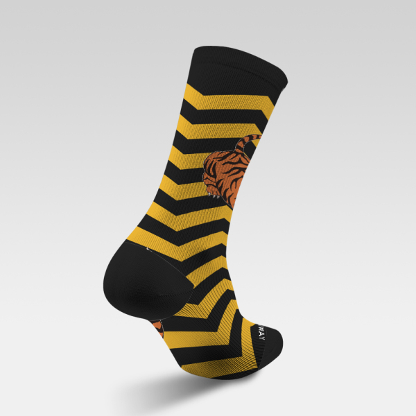 Yellow and black wavy line dangerous tiger 231201-11