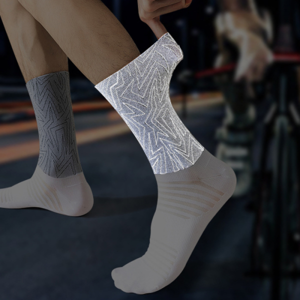 3 Pairs Reflective Night Breathable Wear-resistant High Elastic Cycling Socks Test Sample