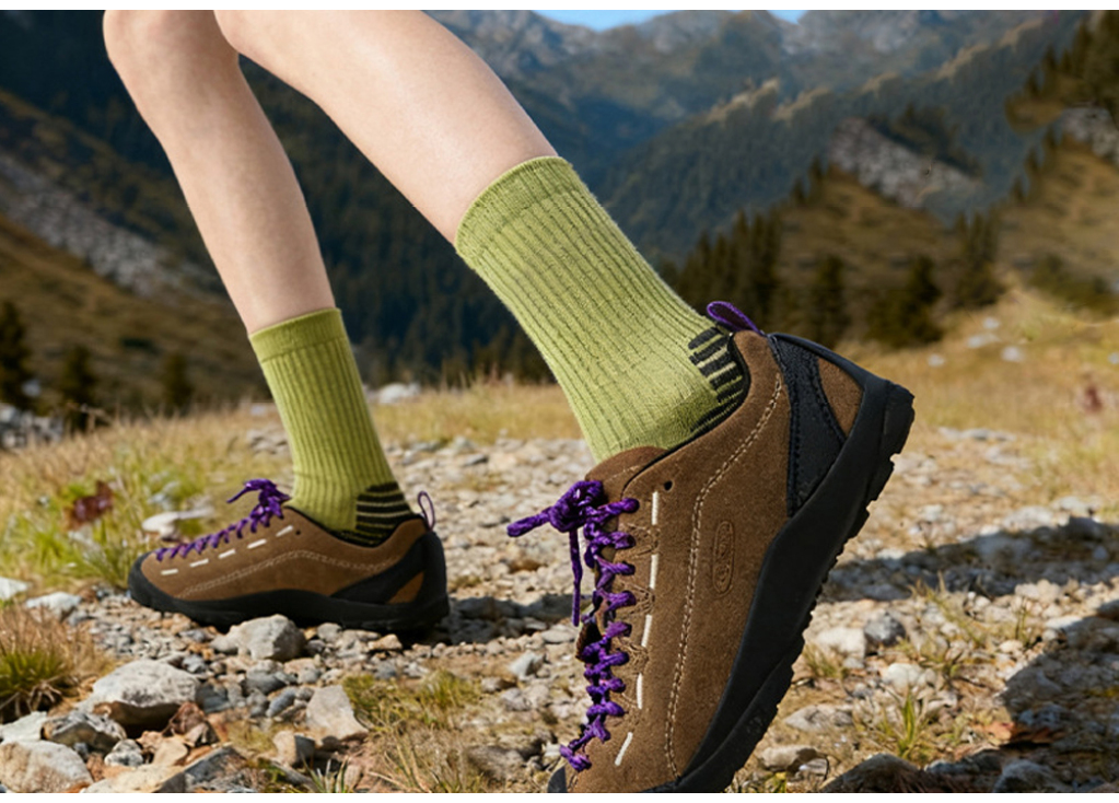 Why Cotton Socks Are Bad for Hiking: What Serious Hikers Choose Instead