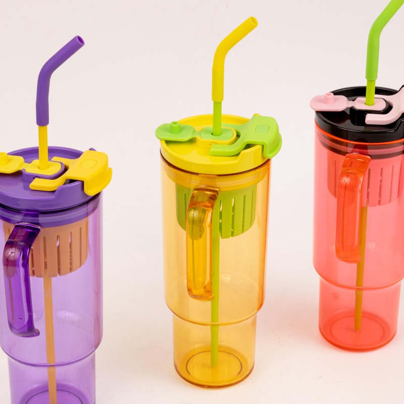 Customized New Products 20oz 40oz BPA Free Tritan Tumbler Custom Logo Plastic Cups with New Design Straw