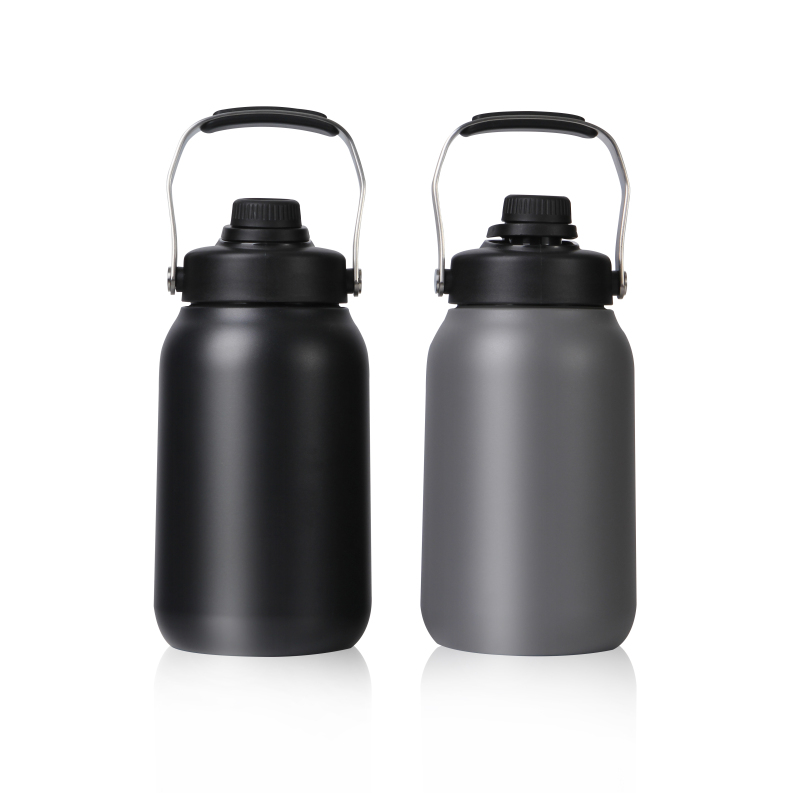 Half Gallon Water Bottle with Sleeve BPA Free 64 OZ Water Bottle Motivational Women Men Insulated Neoprene Holder Pouch Carrier