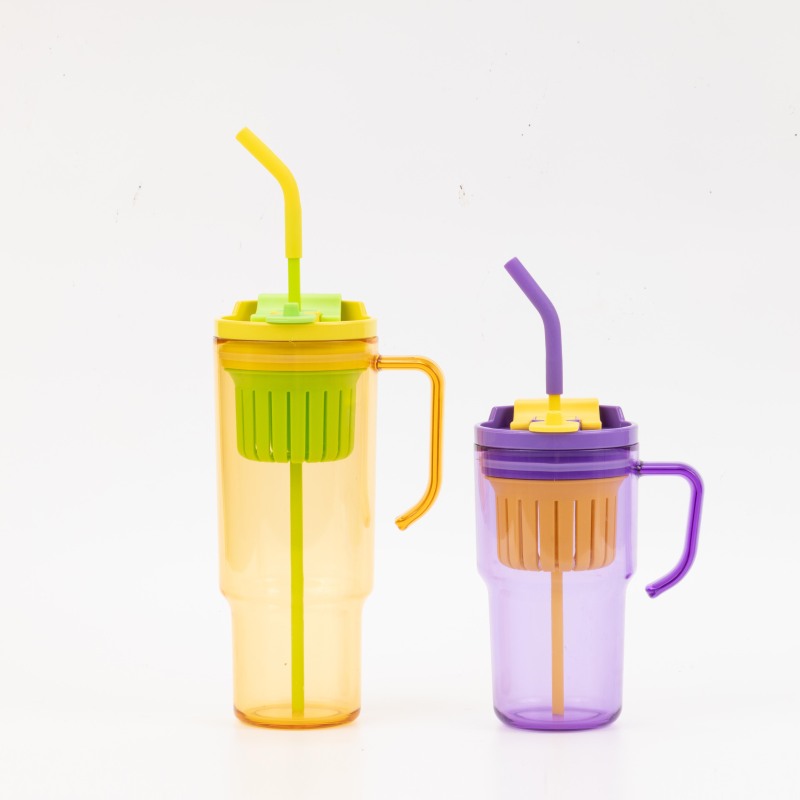 Customized New Products Plastic Tumbler with Handle Convenient Portable Drinking Cups with New Design Style Straw