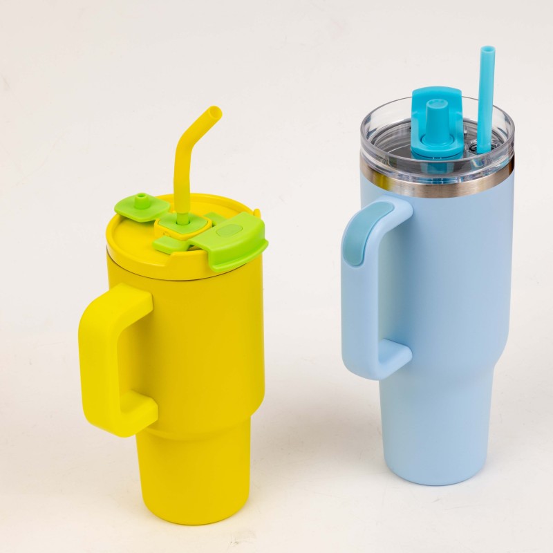 Eco-Friendly Reusable New Design Travel Tumbler Stainless Steel Tumbler with Handle 30oz Double Wall