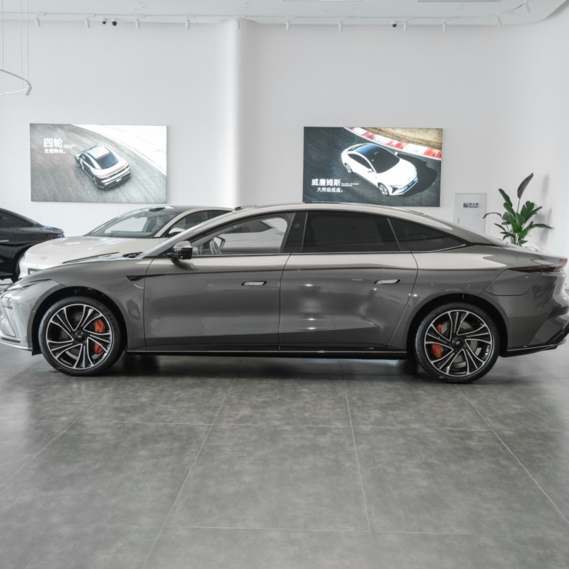 2023 Vehículo eléctrico de nueva energía de largo alcance China Ev Car Zhiji Im L7 675Km Awd 4X4