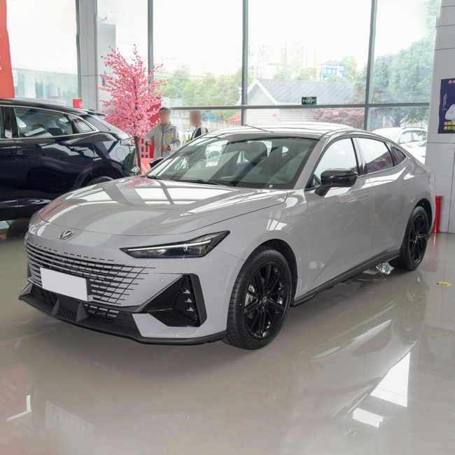 2023 Changan Uni-V Idd 1.5T 113Km Electric New Energy Vehicle Changan Uni V Hybrid Gasoline Car