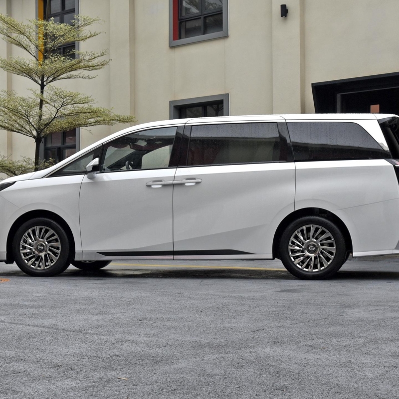 2023 MPV GAC Trumpchi M8 2.0T 7Seats FWD Petrol Gasoline Hybrid Car for sale