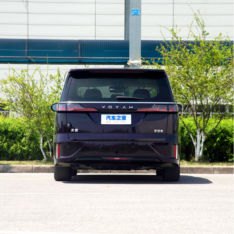 Lowest Price 4 Wheel Electric Car Voyah Dreamer 0 Carbon 2023 EV New Energy Vehicles