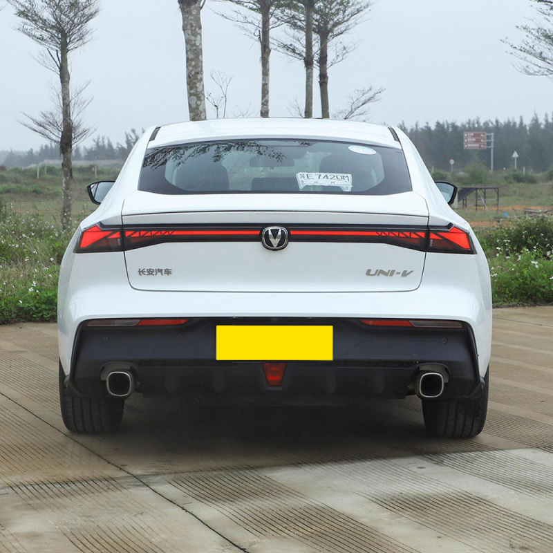 2024 2023 Hot Sale 1.5T 2.0T Sports Petrol Car Sedan Changan Uni V Gasoline Cars New Energy Vehicles
