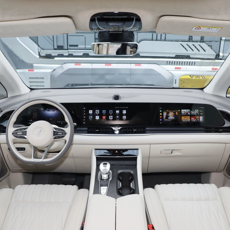 VOYAH DREAMER 2024 PHEV Extra Long Range Flagship Edition